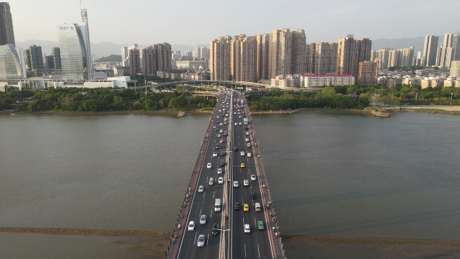 航拍福建尤溪大桥拥堵的交通