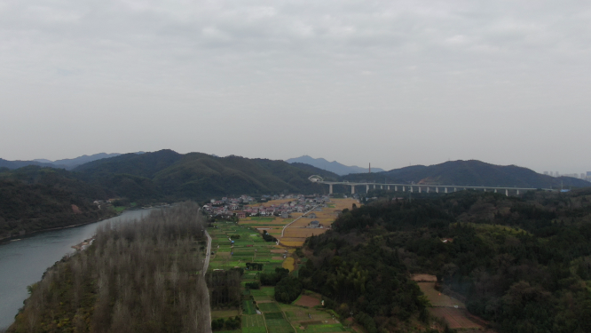 航拍秋收美丽乡村田园