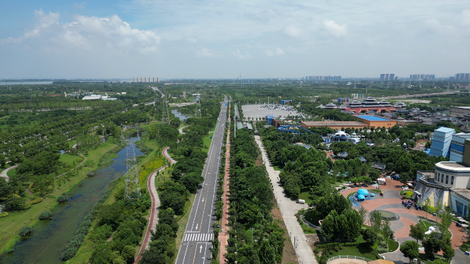 航拍笔直公路道路交通 