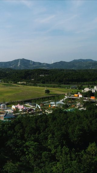 航拍草原露营基地武汉木兰草原5A景区