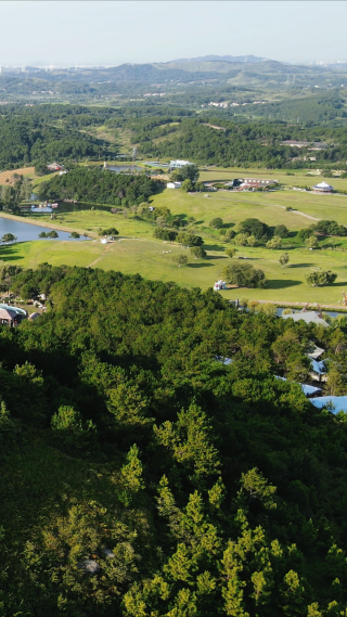 航拍草原露营基地武汉木兰草原5A景区