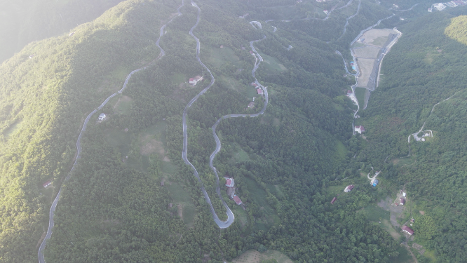 航拍蜿蜒盘山公路 