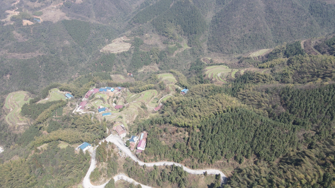 航拍蜿蜒盘山公路 