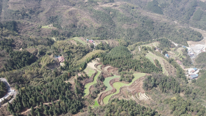航拍蜿蜒盘山公路 