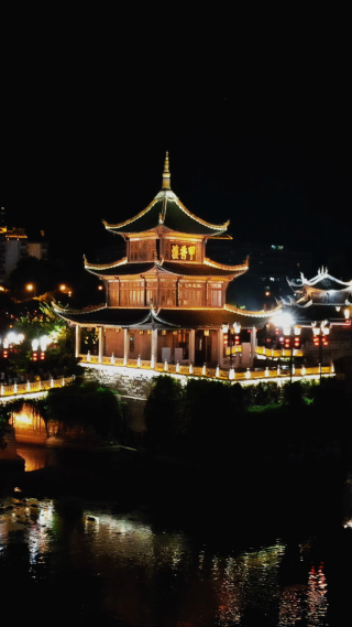 航拍贵州贵阳甲秀楼夜景