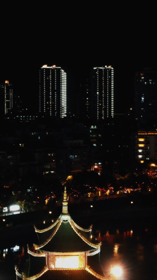 航拍贵州贵阳甲秀楼夜景