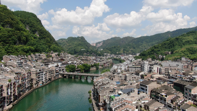 航拍贵州黔东南镇远古镇5A景区