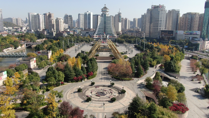 航拍贵阳筑城广场地标建筑