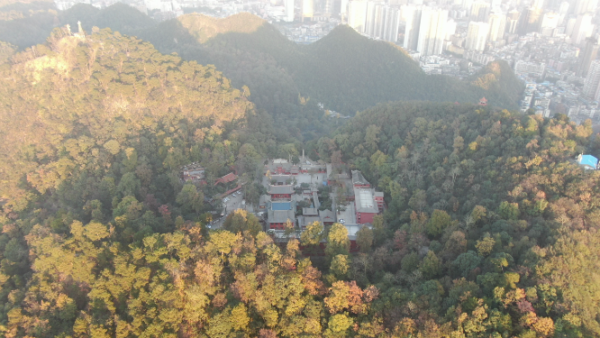 航拍贵阳黔灵山4A景区