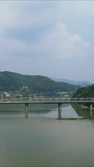 航拍铁路公里跨河大桥交通