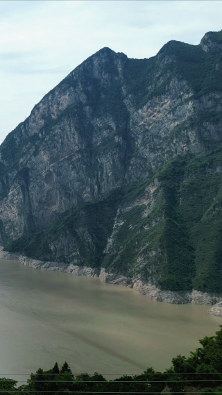 航拍雄伟壮观长江三峡风光