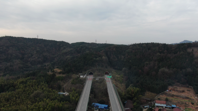 航拍高速公路穿山隧道