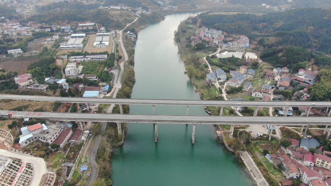 航拍高速公路跨河大桥湖南舞水河