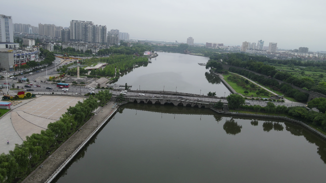 航拍湖北荆州九龙渊公园九龙桥