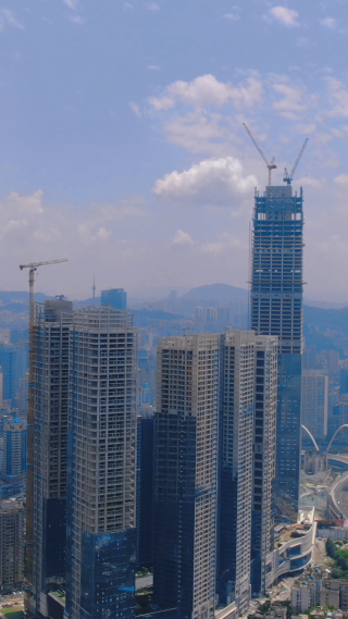 贵州贵阳城市在建高楼大厦竖屏航拍