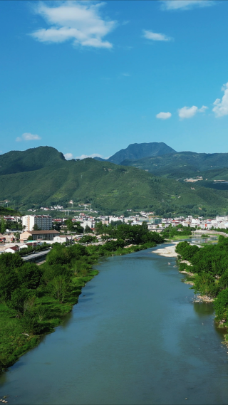 青山绿水自然风景竖屏航拍