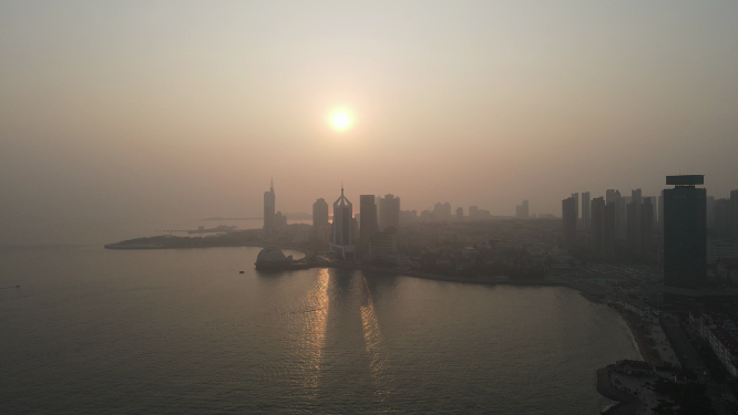 青岛城市日落航拍
