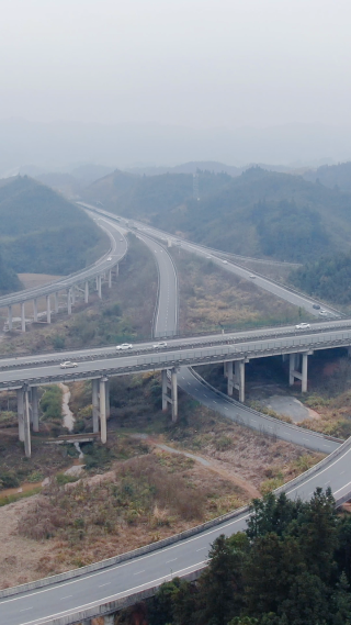 湖南怀化高速公路高架桥交通竖屏航拍