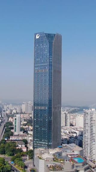 广西柳州城市商务建筑竖屏航拍