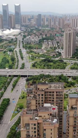 航拍湖南长沙梅溪湖路梅溪湖大桥交通