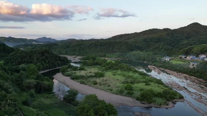 航拍湖光山色夕阳倒影晚霞