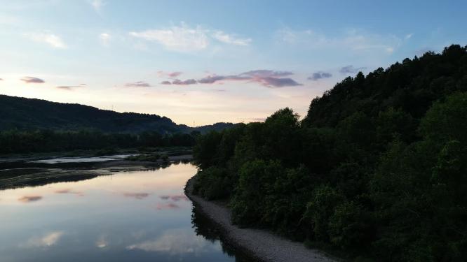 航拍湖光山色夕阳倒影晚霞
