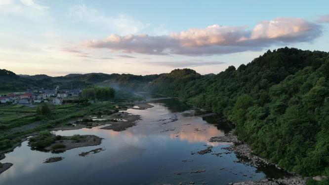 航拍湖光山色夕阳倒影晚霞