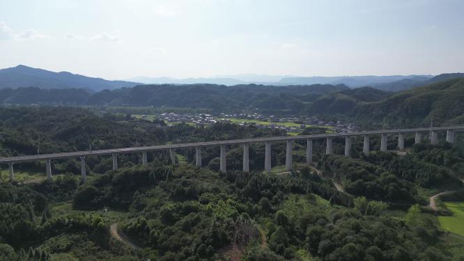 航拍湖南张吉怀高铁湖南怀化段