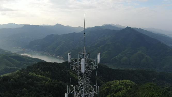 航拍山顶信号塔