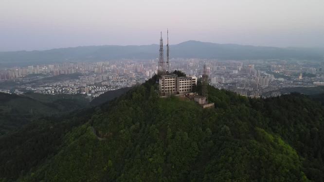 航拍山顶信号塔