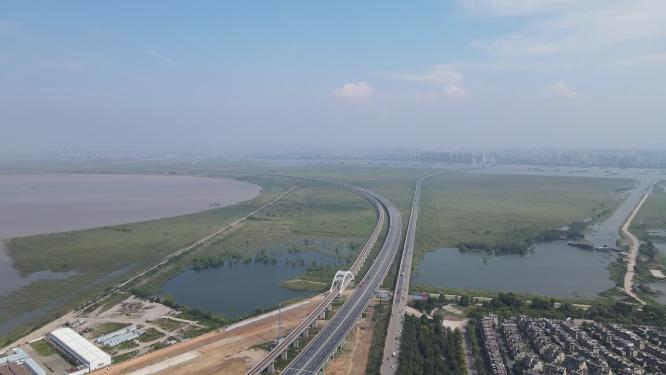 航拍湖南岳阳洞庭湖大桥