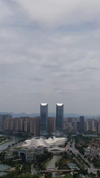 湖南长沙梅溪湖文化艺术中心竖屏航拍