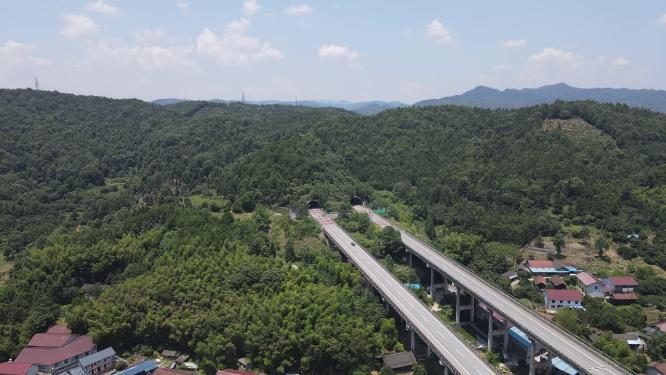 航拍交通运输高铁轨道行驶火车