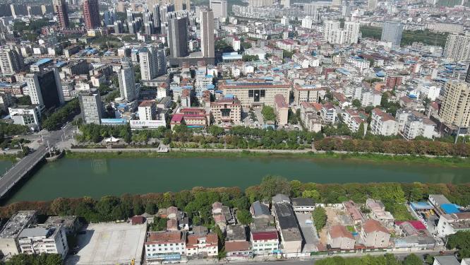 航拍湖北咸宁城市全景