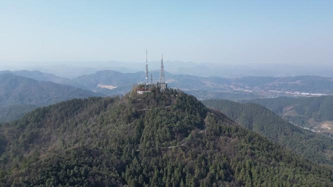 大山山顶5G信号塔4K航拍