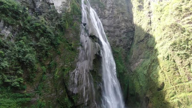 瀑布流水自然风景航拍