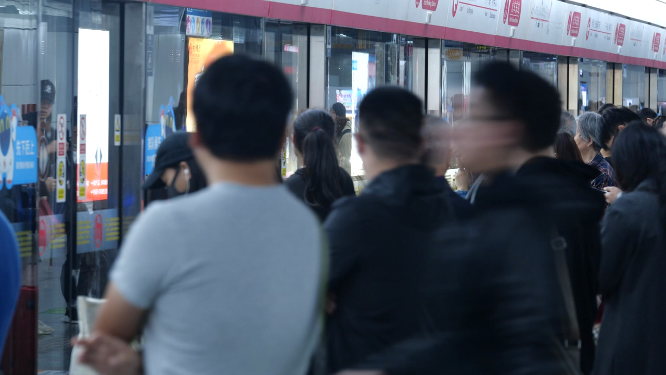 杭州坐地铁的人群视频素材