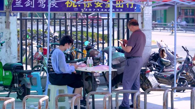 武汉核酸检测现场防疫人员工作视频