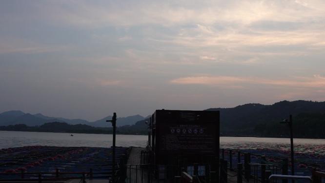 杭州西湖湖滨一公园机动船码头视频素材
