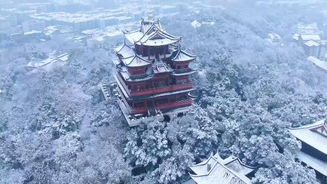 杭州吴山城隍阁冬天雪景航拍视频素材