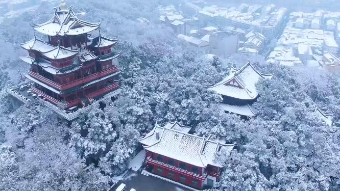 杭州吴山城隍阁冬天雪景航拍视频素材