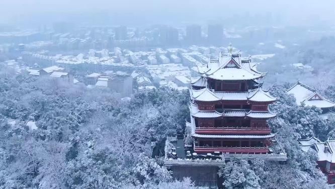 杭州吴山城隍阁冬天雪景航拍视频素材