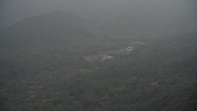北高峰观光电动索道缆车风景实拍视频