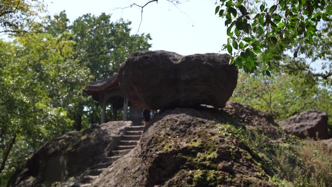 杭州西湖宝石山寿星石实拍视频
