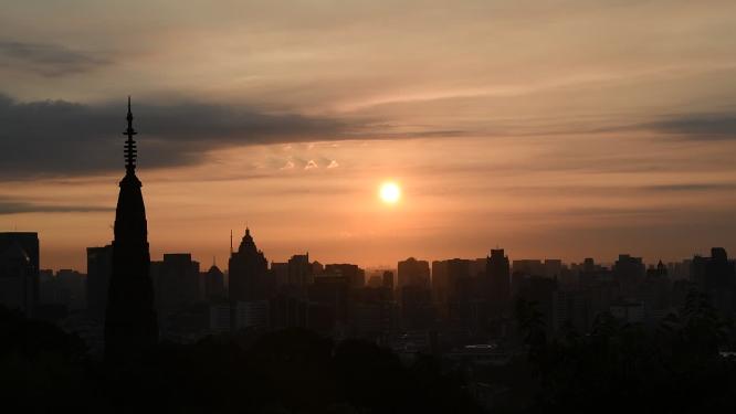 杭州西湖宝石山保俶塔风景实拍视频