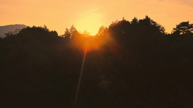 安徽黄山秋景-皖南村落的暖阳黄昏日落-自然空镜航拍