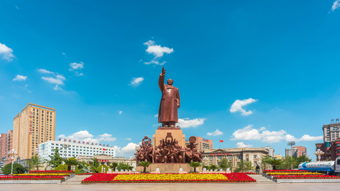 中国辽宁沈阳市和平区中山广场蓝天延时摄影