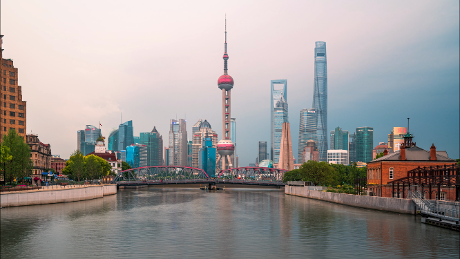 中国上海城市外滩东方明珠延时摄影