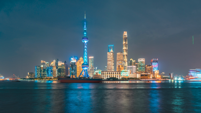  中国上海城市风景外滩东方明珠夜景延时摄影