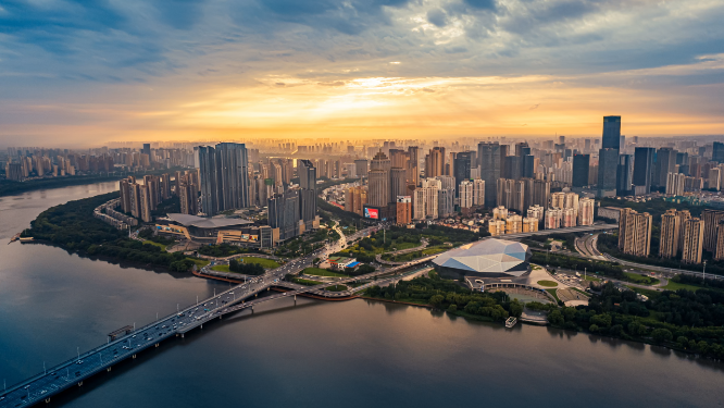 中国辽宁沈阳城市风景浑河晚霞日落航拍延时摄影